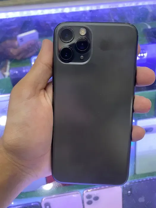 Iphone 11 Pro Black 10/10 Condition WaterPack